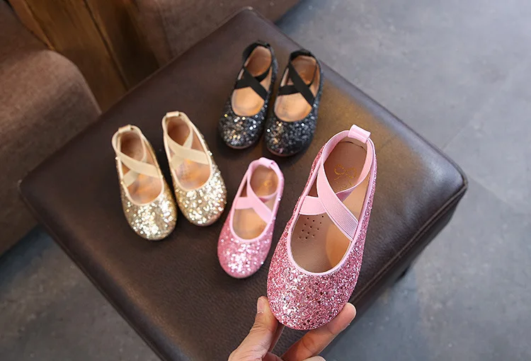 Детская обувь для девочек; обувь принцессы с блестками; сезон весна-осень; модная обувь для маленьких девочек; обувь для танцев; нескользящая обувь на плоской подошве; цвет розовый, золотой, серебристый
