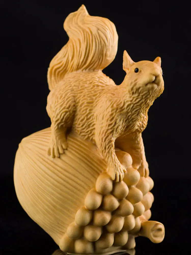 

XY005ca - 9.8x5.3x5.6 CM Carved Boxwood Carving Figurine : Squirrel