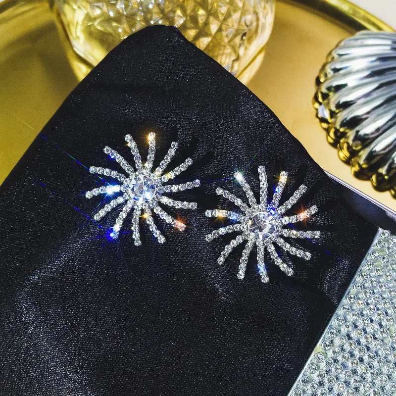 

FYUAN Korea Full Rhinestone Stud Earrings for Women New Bijoux Oversize Rotary Wheel Crystal Earrings Fashion Jewelry Gifts