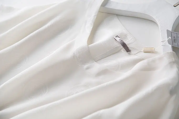 New white jacquard three-dimensional waistband Bat Sleeve Silk T-shirt
