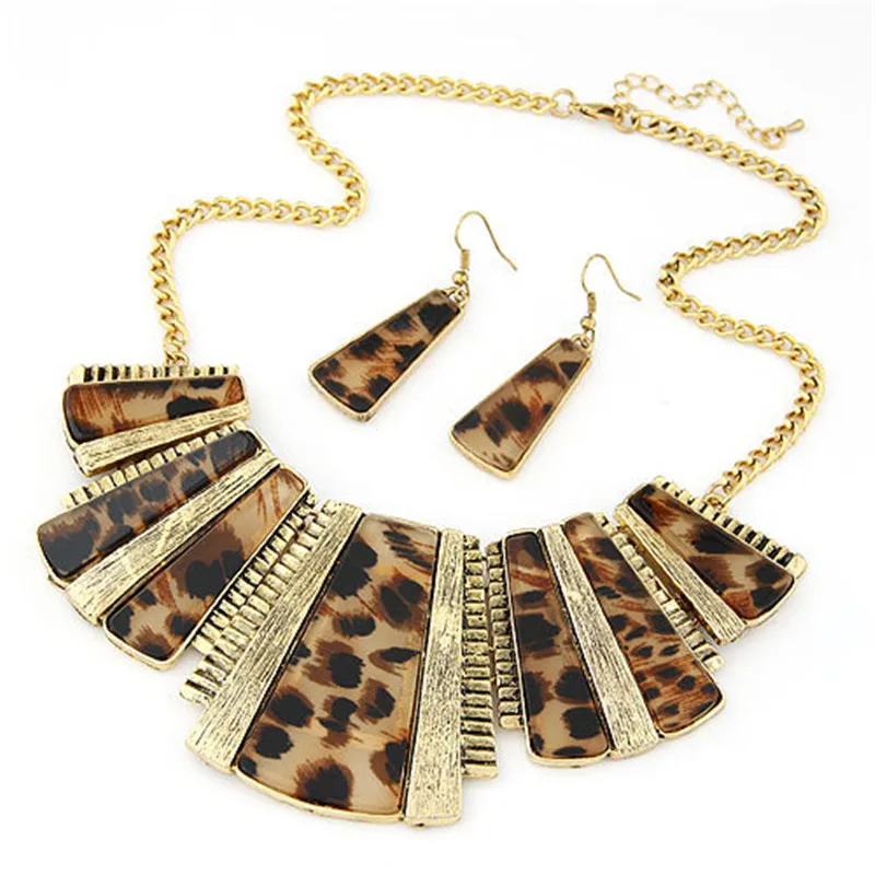 

Bohemian Long Chain Resin Leopard Pendant Necklace And Hook Earrings Women Bib Chain Statement Necklace Earring Jewelry Sets
