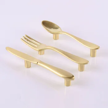 

Creative tableware knife and fork spoon shape furniture handle boutique drawer cabinet brushed brass color handle kitchen handle