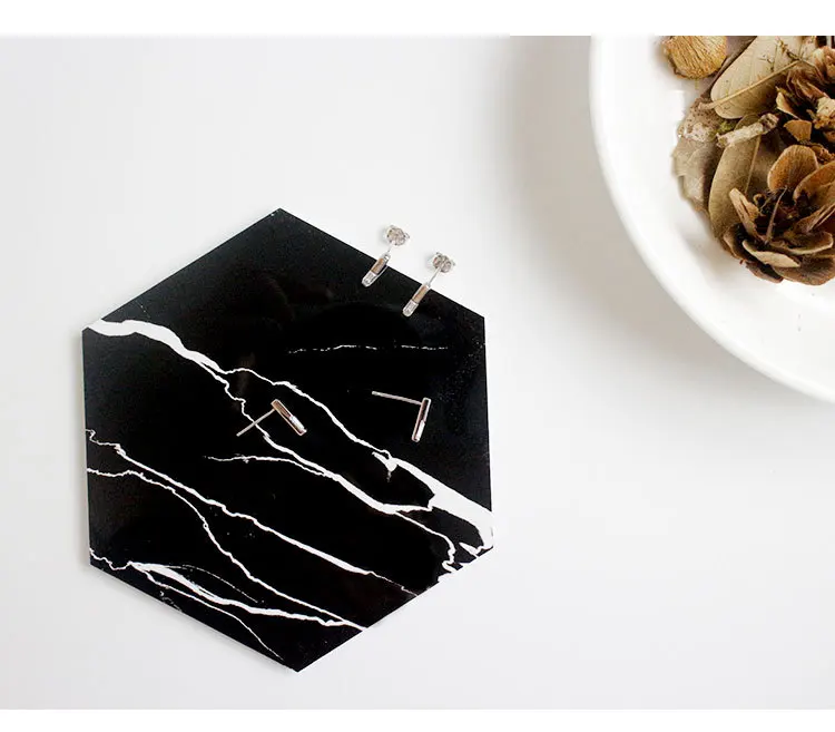 3612010176_514610680