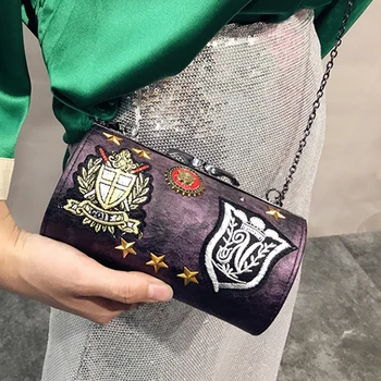 

Fashion Badge Box Clip Women Shoulder Bags Designer Insignia Chains Day Clutch Bag Luxury Pu Leather Crossbdoy Bag Small Purses