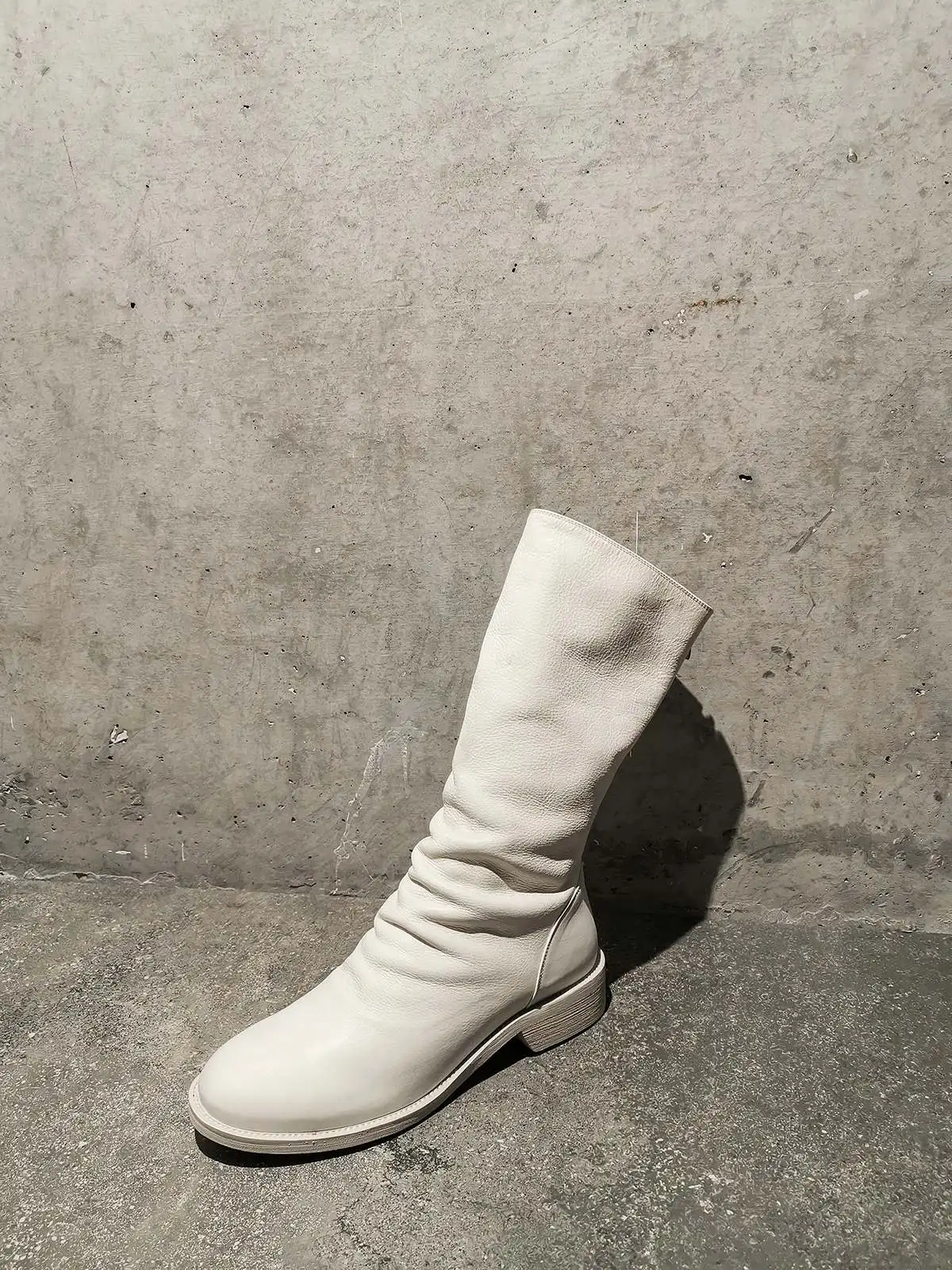 Brand high heels shoes women's boots genuine leather superstar zipper winter thick low heels European stovepipe mid-calf boots