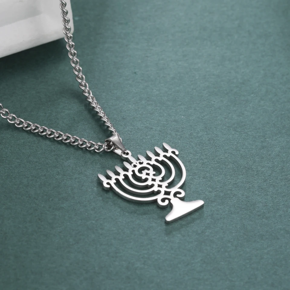 Collier Rose Avec Pendentif Menorah (chandelier) - Bijou Judaïque