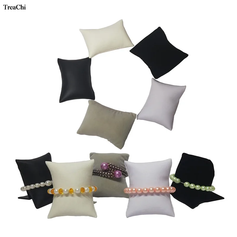 

Small Elegant PU Leather Bracelet Display Pillow Velvet Ankle Holder Chain Jewelry Organizer Display Holder Rack Wholesale