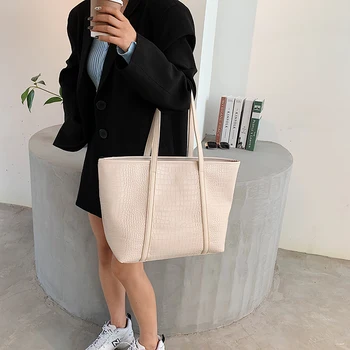 

Girl Handbag Tide 2020 New Designer Quality Stone Grain Lady Shoulder Bag Casual Simple Women's Bag Mobile Phone Pack Black