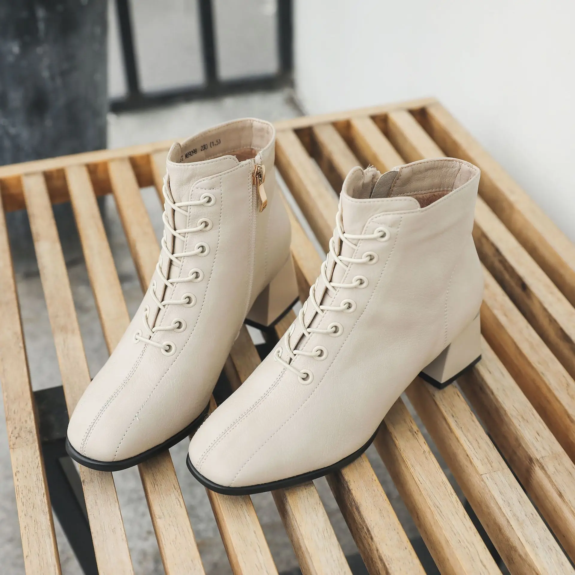 

Short Boots Women's 2019 New Style Chunky-Heel Boots Square Head Side Zipper Simple Versatile Ankle Boots British Style Martin B