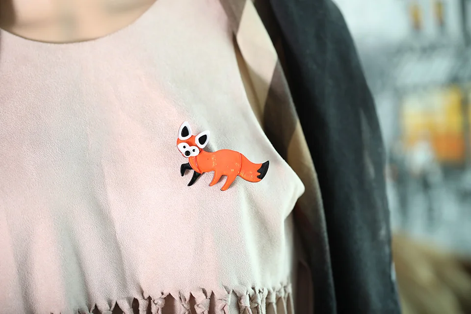Funmor Kawaii Маленькая брошь Лисичка акриловая оранжевая заколки с животными для женщин и девочек, аксессуары для путешествий, Сумка с отворотом, украшения, подарки