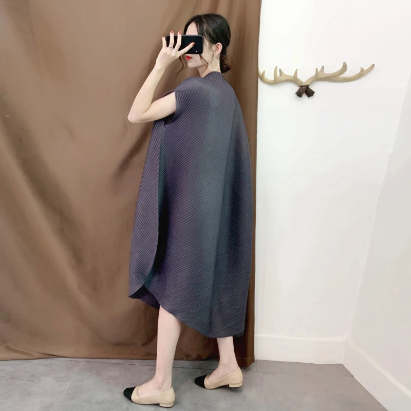 LANMREM Новое модное Плиссированное одноцветное винтажное платье до середины икры с коротким рукавом и круглым воротником AT138