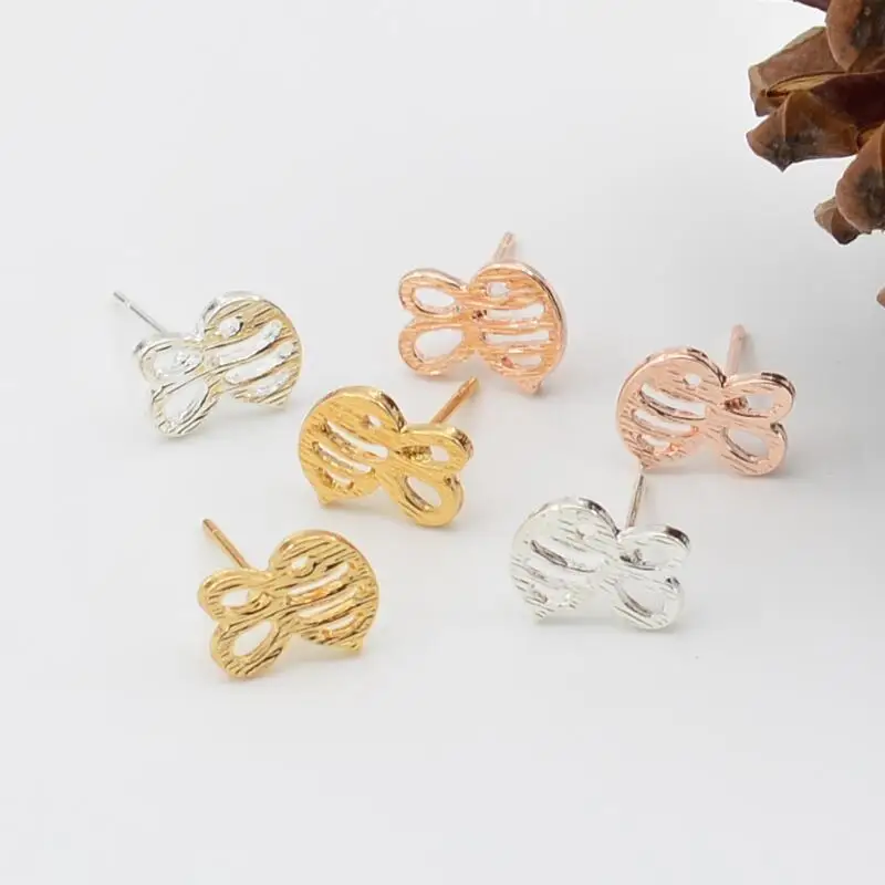 

Fashion Cute Bee Stud Earrings Female Honey Bee Earrings Unique Design Small Animal Earrings as a Gift for Women
