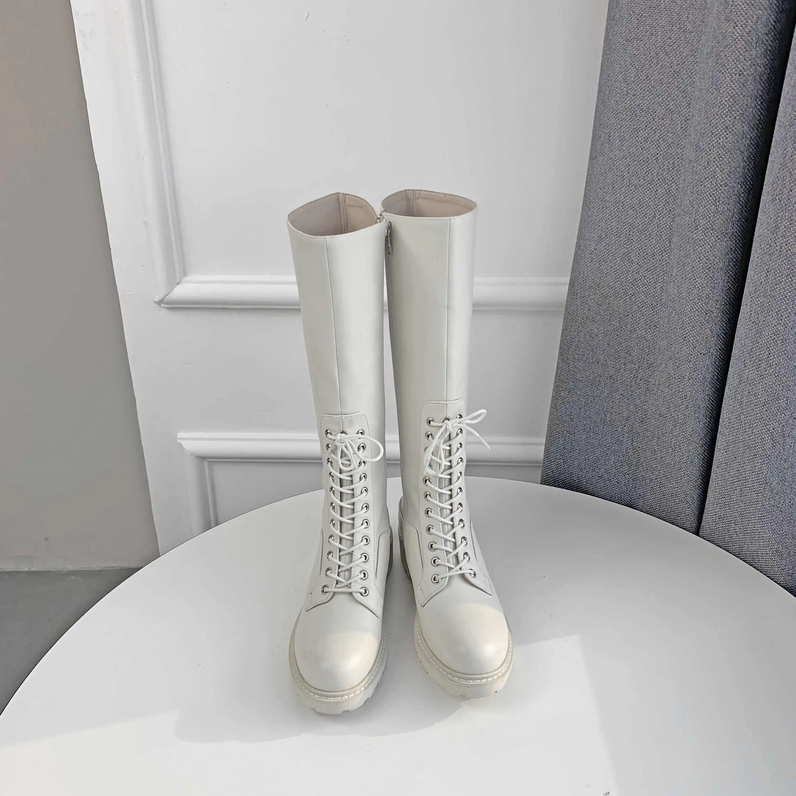 Krazing pot/однотонные рыцарские сапоги на шнуровке в британском стиле зимние женские теплые сапоги до колена из коровьей кожи с круглым носком на среднем каблуке L31