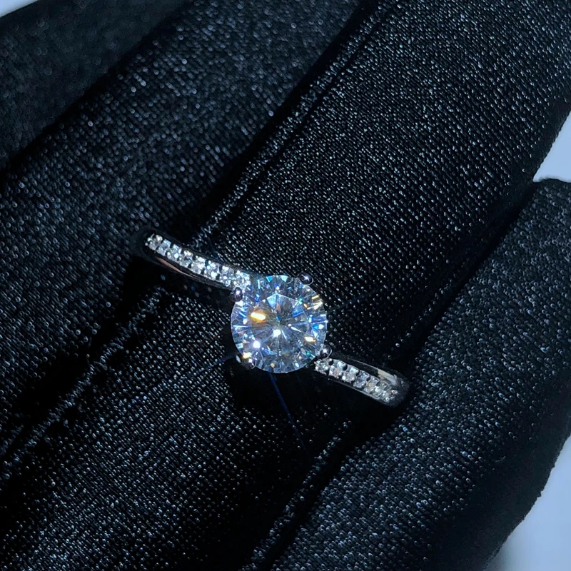Moissanite 0.5ct твердость 9,3, заменители алмазов, могут быть протестированы инструментами. Популярные ювелирные изделия