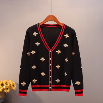 

Women Spring And Autumn Fashion Brand Korea Style Bee Embroidery V-neck Short Knitted Sweater Female Casual Open Stitch Sweaters