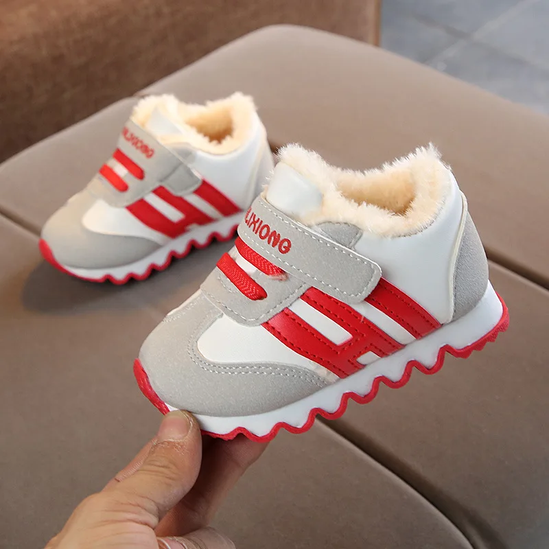 Фланелевая повседневная обувь для новорожденных и маленьких девочек; сетчатая обувь в стиле пэчворк для маленьких мальчиков; теннисные туфли на мягкой подошве; Дышащие Детские кроссовки; 1 пара - Цвет: Red