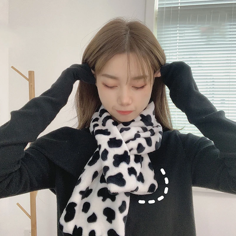 

Plush Scarf Neck Warmer Black and White Cow Spots Print Furry Cross Scarves Imitation Fur Collar Scarf Winter Warm Shawl Wraps