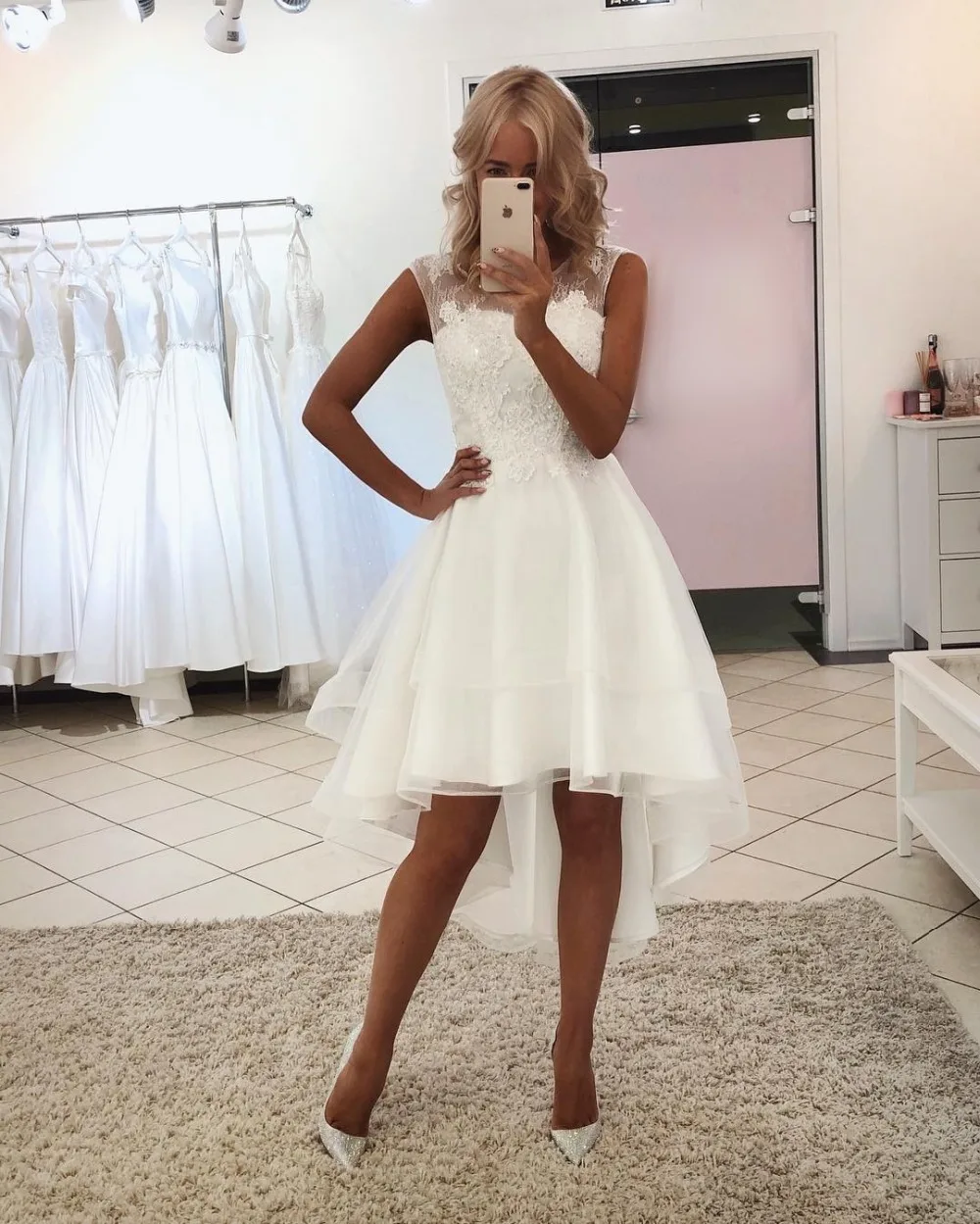 Fashion Hi Lo Wedding Dress Short White Appliqued Lace Bride Dresses Sleeveless Illusion Zipper Back Ruched Wedding Gowns