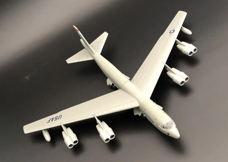 1/200 масштаб B-52 стратофор дальний радиус действия досоник реактивный источник, стрелочный металлический самолет, Игрушечная модель самолета