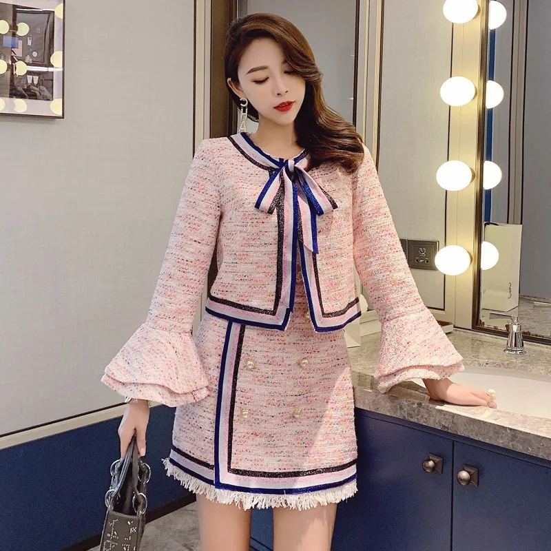 

Temperament Socialite Small Xiangfeng Suit Female Chic Short Coat Half Body Skirt Bow Tassel Two-piece Set