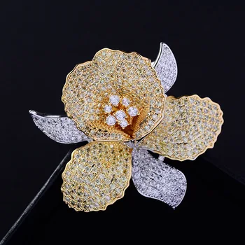 

Elegant Zircon Rhinestone Christmas Pin Big Flower Brooch Pin Beautiful Crystal Flowers Brooches for Women Wedding Dress Jewelry