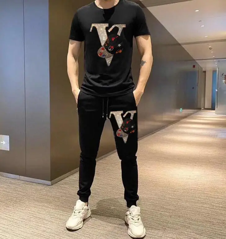 뜨거운 판매 피트 니스 Tracksuit 여름 정장 새로운 코 튼 패션 남자의 고품질 라인 석 정장