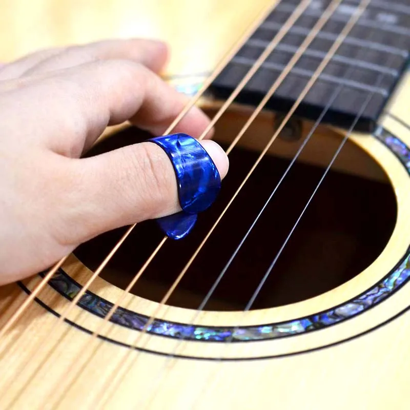 

1 pcs Thumb Guitar Pick Celluloid Mediator Thumbpick for Acoustic Electric Guitar of Ramdor Color
