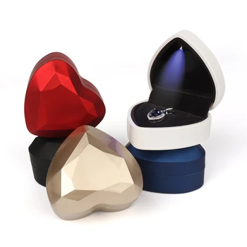 

Luxury Heart-Shaped LED Light Wedding Ring Box With Display Storage Jewelry Decoration Box Ring Pendant Bag Birthday Gift