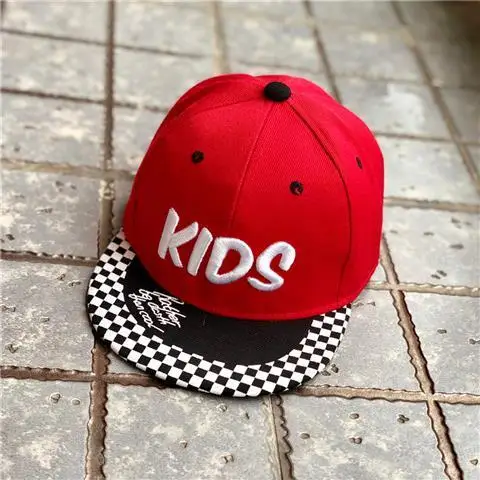 KIDS RED Модная демисезонная плоская шляпа для маленьких мальчиков и девочек от 2 до 8 лет, Очаровательная Регулируемая 3D мужская Кепка с китайскими иероглифами, солнцезащитная Кепка - Цвет: KIDS RED