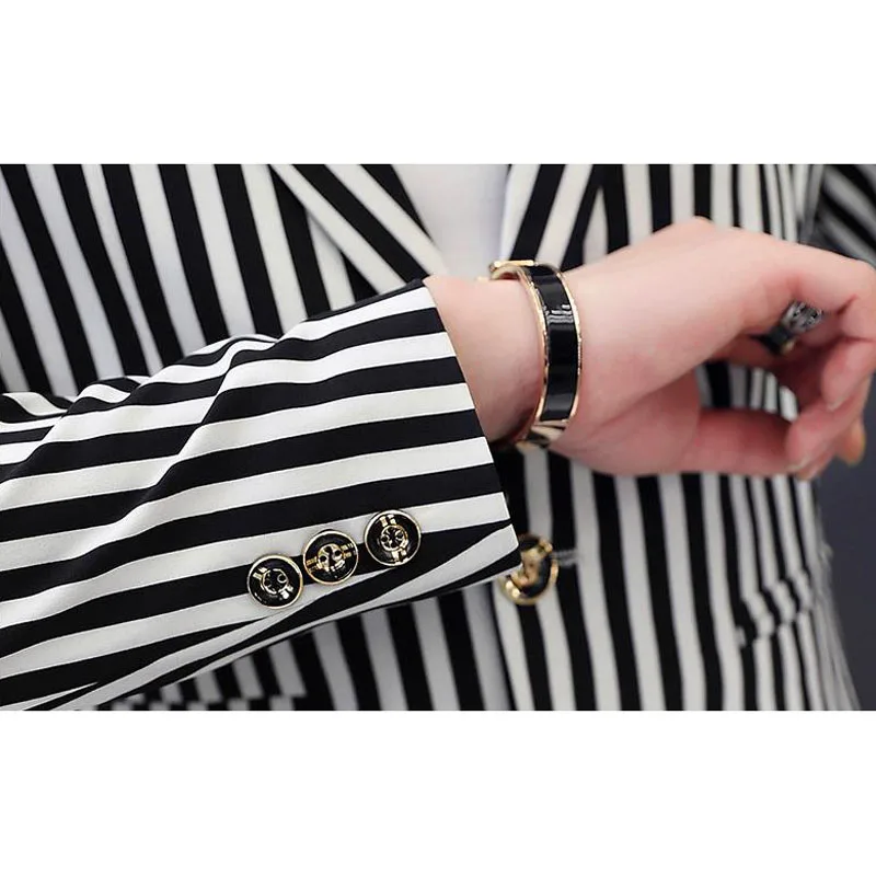 Men Blazer 2019 New Arrival Spring And Autumn Male Leisure Suit Thin Stripe Coat Single Button Casual Korean Style X12 Men Blazer 2019 New Arrival Spring And Autumn Male Leisure Suit Thin Stripe Coat Single Button Casual Korean Style X12