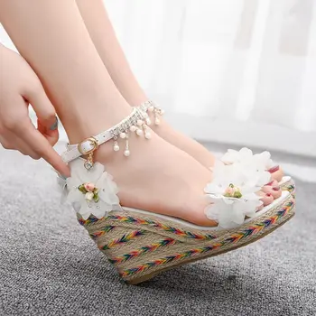 

Summer Ladies 9CM Flower Beaded Wedge Sandals Platform High Heels Roman Sweet Sandals New White Sandals For Women Shoes A0021