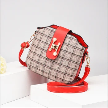 

Small han edition fashionable shoulder bag female 2020 new contracted joker worn a undertakes to shell package
