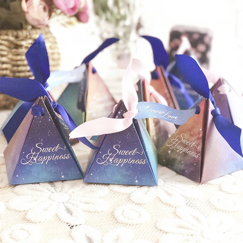 

New Triangular Style Candy Box Double-Printed Gift Box Chocolate Box Wedding Gifts Favor Boxes Sweet Gift Wedding Wrap Gifts