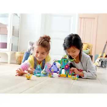 

Designer Lego Trolls Holiday in Pop City