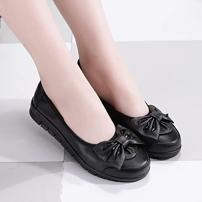 

Item Number: 8017, Full-grain Leather Fabric, Rubber Anti-slip Outsole, Comfortable Soft Bottom, Standard