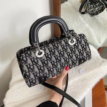 

French niche design bag female 2020 popular new trendy fashion net red handbag wild single shoulder messenger bag
