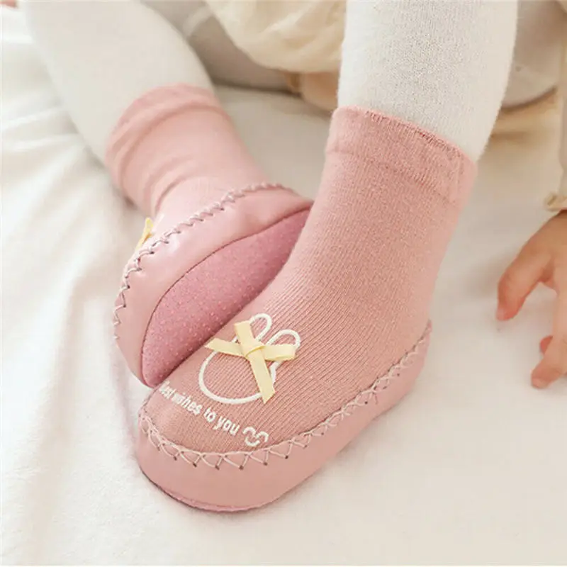 Осенне-зимние носки-тапочки для малышей 0-14 месяцев нескользящие носки с узлом для девочек и мальчиков теплые мягкие носки с надписями для маленьких детей