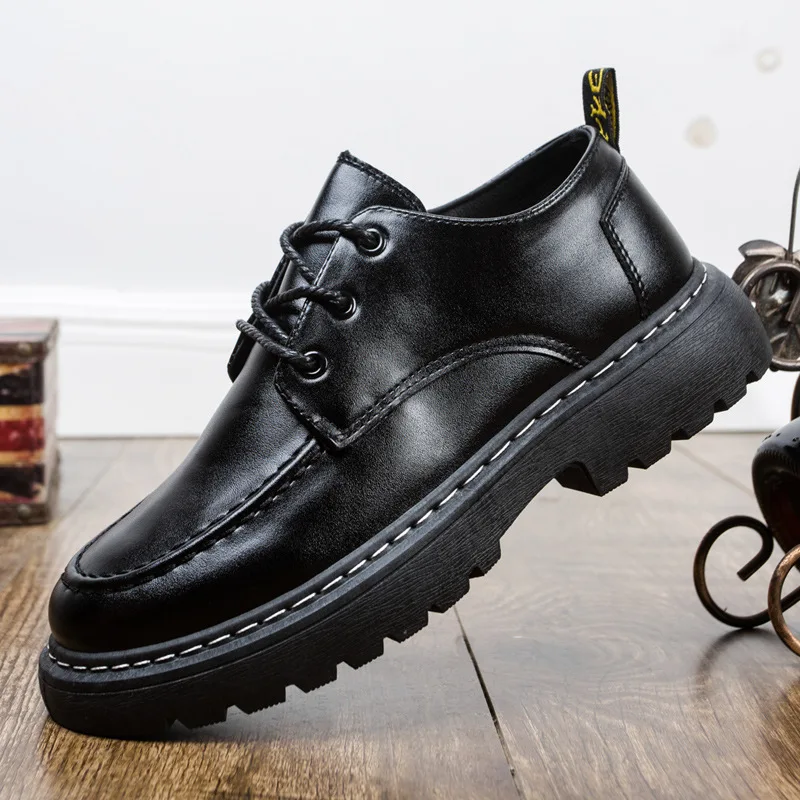 Souliers griffés pour homme : bottines, sneakers, sandales, chaussures  habillées