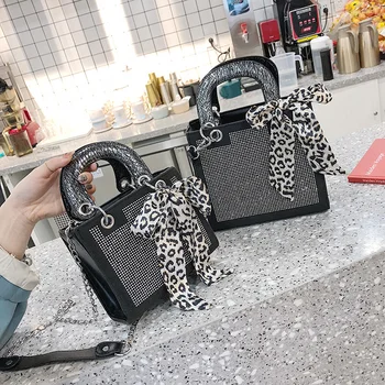 

Fashion women's fashion diamond Daifei bag hand bill of lading shoulder texture foreign style bag