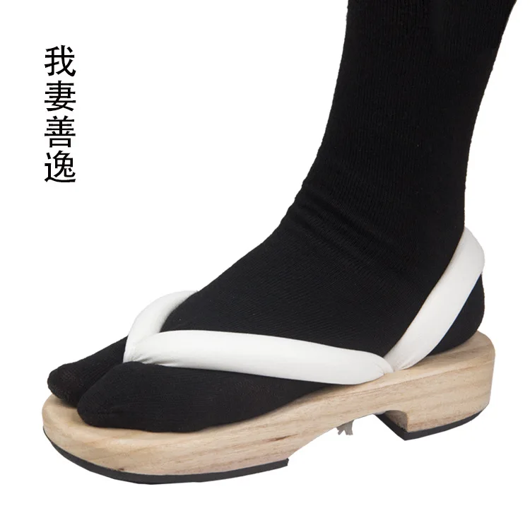 anime cosplay Anime Demon Slayer Cosplay Shoes Kimetsu No Yaiba Kamado Tanjirou Clogs Sandals Kamado Nezuko Geta Agatsuma Zenitsu Flip Flops pirate costume women