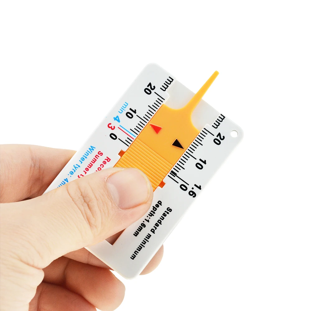 измеритель глубины протектора шин брелок. линейка протектора. линейка для измерения трещин. изменение глубины протектора линейка. прибор для измерения глубины протектора шин.