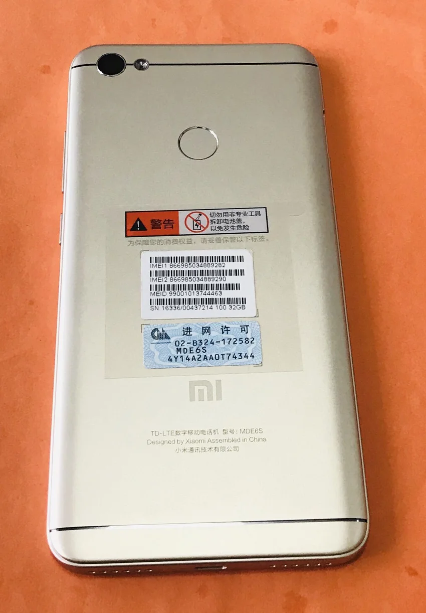 Используется оригинальный защитный чехол для аккумулятора Redmi Note 5A Snapdragon 435