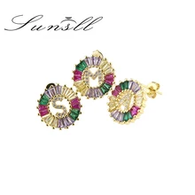 SUNSLL, новинка, золотые медные серьги, радужные циркониевые A-Z, 26 букв, женские серьги с именем, модные, вечерние, простые ювелирные серьги