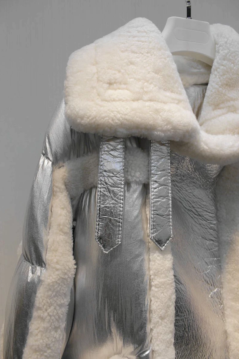 Серебристые стильные зимние куртки из овечьей шерсти, один пуховик с глянцевым воротником-стойкой, хлопковое теплое пальто, женская верхняя одежда, уличная одежда