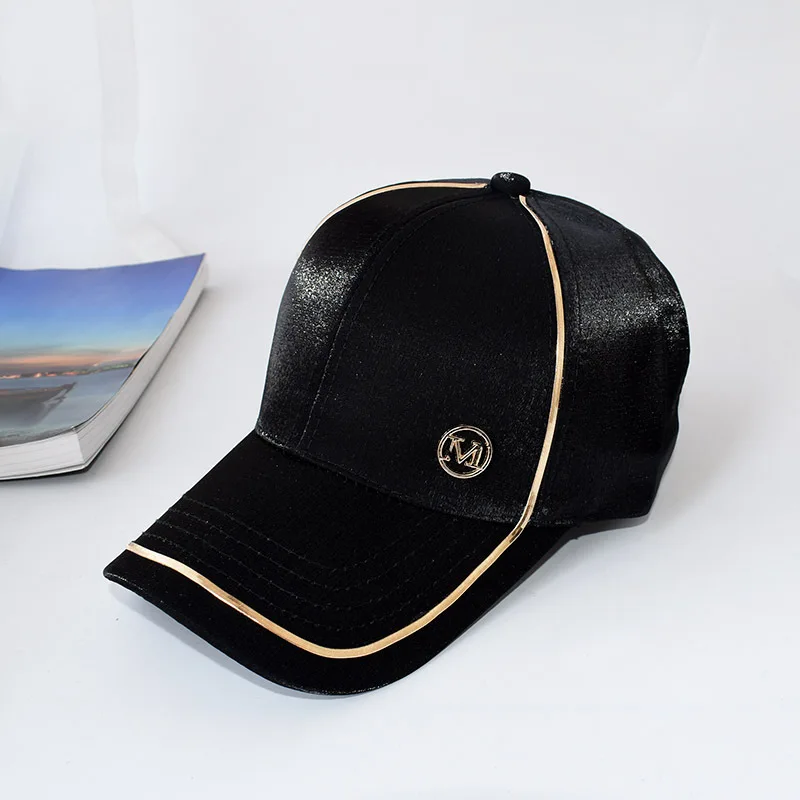 

Momen the same gold-rimmed baseball cap four seasons outdoor leisure velvet hat letter sun hat