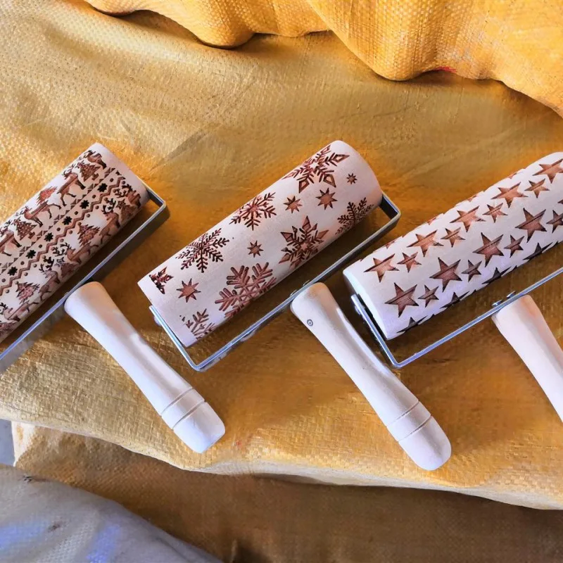 

Christmas Handheld Rolling Pins Wooden Engraved Embossing Rolling Pin Pastry Dessert Roller For Kitchen Baking Tools