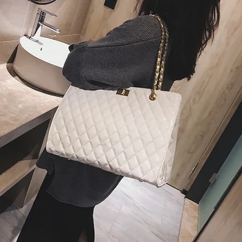 

2020 Women Luxury Style Chain Large Shoulder Bag Women Party Large Capacity Travel Bag Patent Leather Luxury Handbags Brand Tote