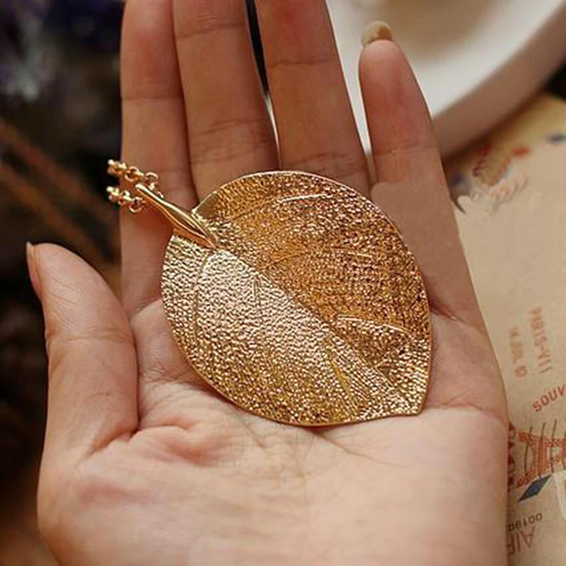 Fashion Jewelry Gold Color Leaf Pendant Necklace For Women Exquisite Long Necklace Korean Style Wholesale Sweater Chain Gift