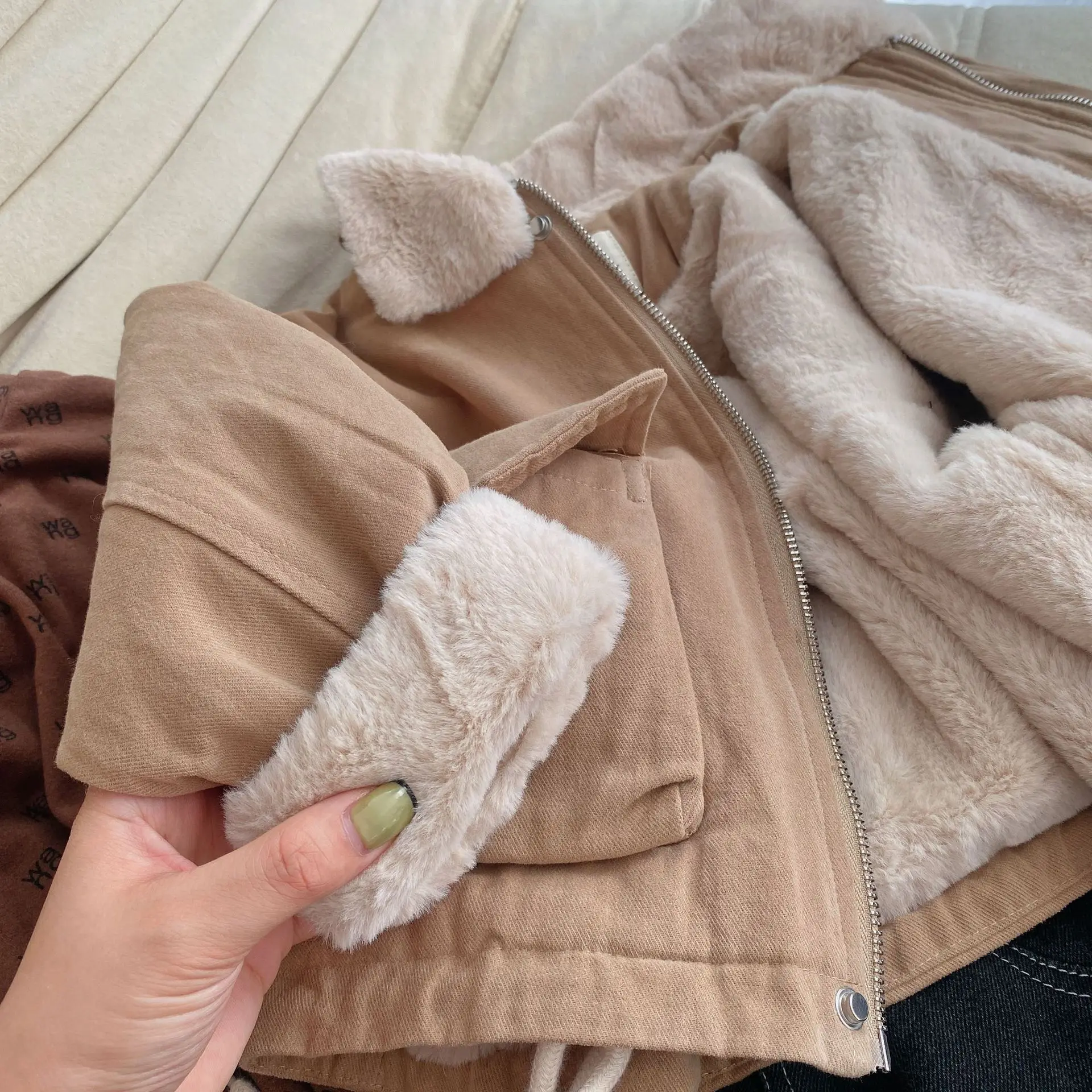 Ű�� ��Ʈ ��Ʈ ������ �׸� �ָ��� �ٿ� ��Ŷ �÷� Ƽ�� ���̺� ��Ŀ �� �ܿ� �ƿ����� �Ƶ��� ���� ���� �극��Ŀ ���� �Ƿ�