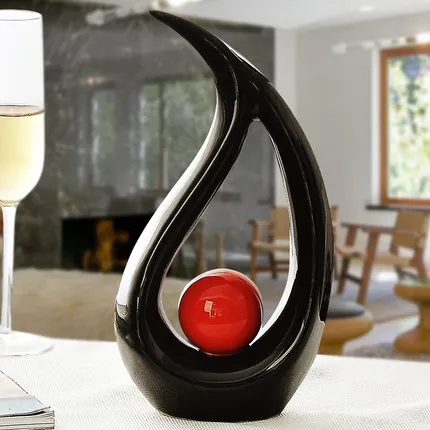 European Creative Ceramic Ornament Home Decoration Crafts TV Cabinet Office Statues Accessories Wedding Gift Figurines L2156 B